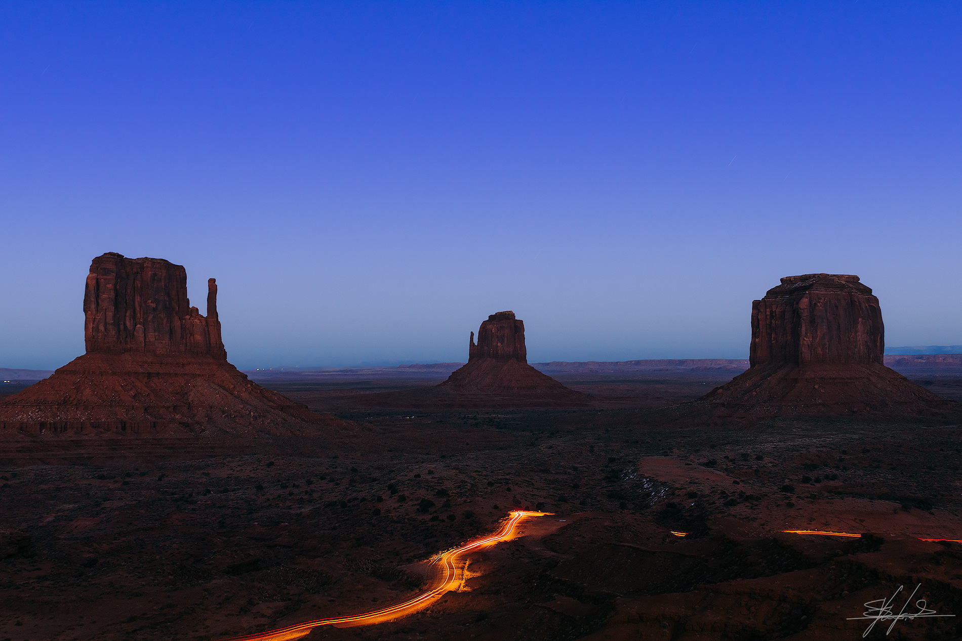 Blue our over the Monument Valley
