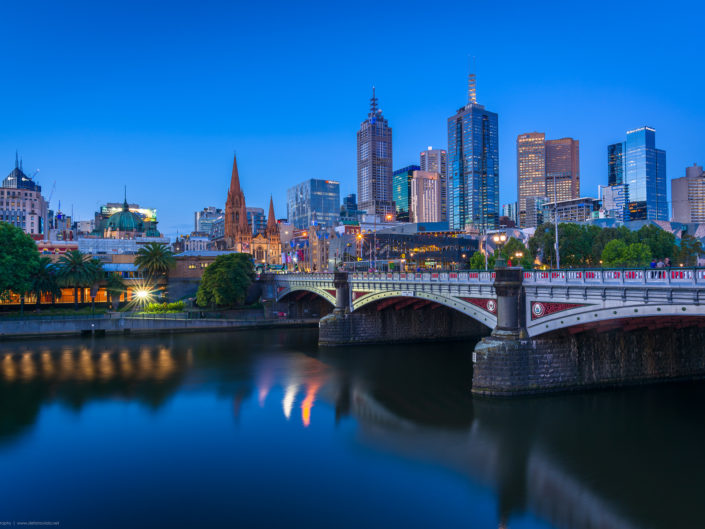 Melbourne by night