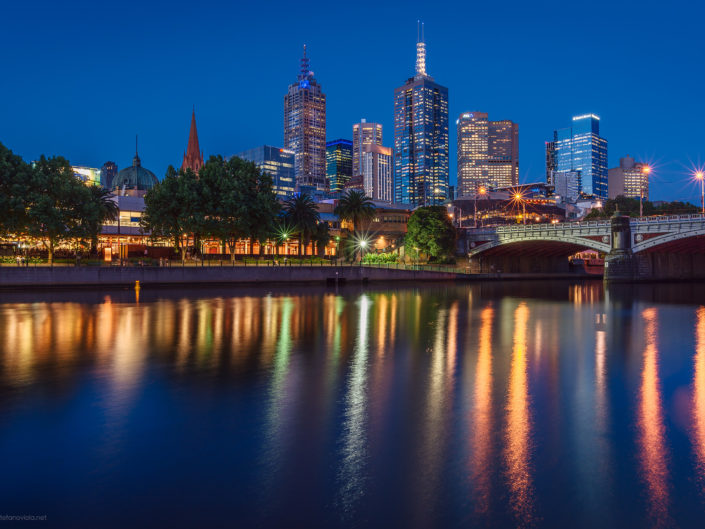 Melbourne by night